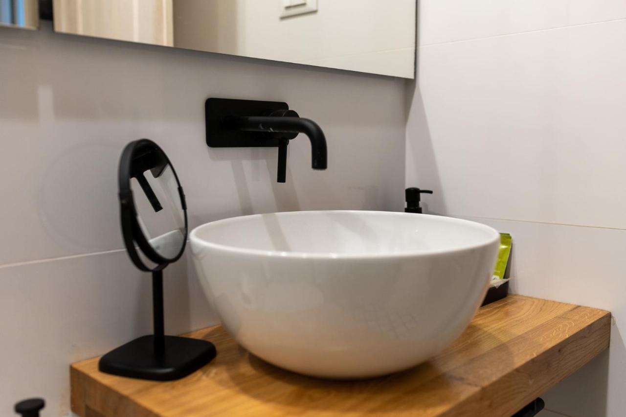 Superior 1 Bedroom Apartment Gabriela Next To Buza Beach Dubrovnik Luaran gambar